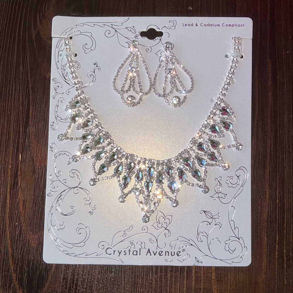 CRYSTAL AVENUE: CHANDELIER EARRINGS AND NECKLACE SET